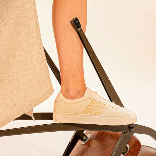 N'GO Sneaker Mai Chau aus Canvas in Beige und Pfirsich-Orange – Seitenansicht