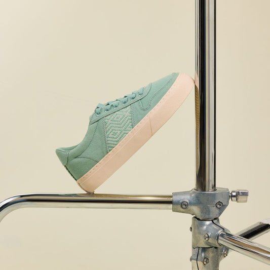 MAI CHAU CANVAS MINZBLAU