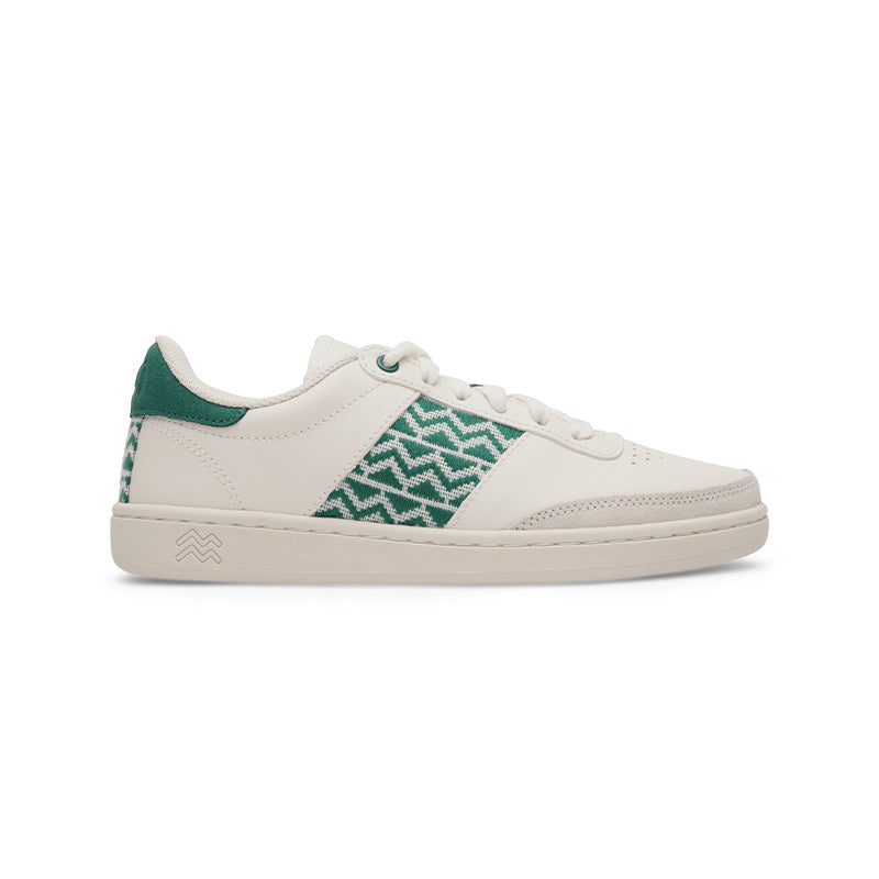 Saigon Classic Grün – Low-Top-Sneaker aus chromfrei gegerbtem Leder mit handgewebtem Ethno-Muster.